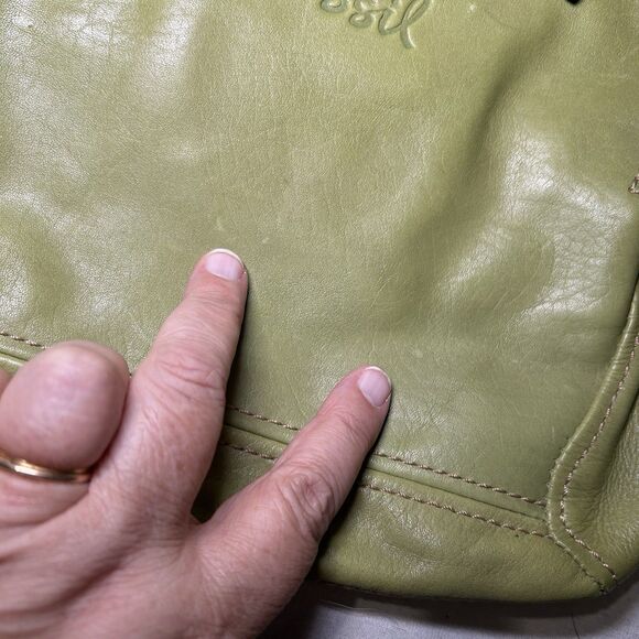 Fossil leather crossbody bag in a lime green color, organizer, pockets galore - Picture 4 of 11